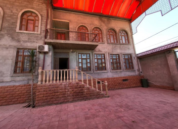 Bine Atciliq merkezi ile uzbeuz, esas yola yaxin 5 sotun