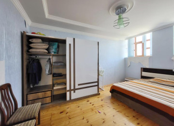 Bine Atciliq merkezi ile uzbeuz, esas yola yaxin 5 sotun