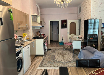 Nəsimi rayonu 28 may metrosunun yanı .Yenicə tikilmiş 16