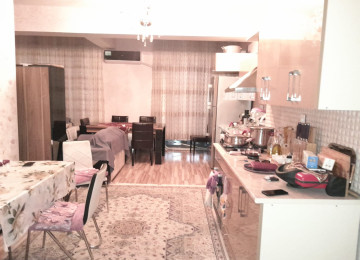 Nəsimi rayonu 28 may metrosunun yanı .Yenicə tikilmiş 16