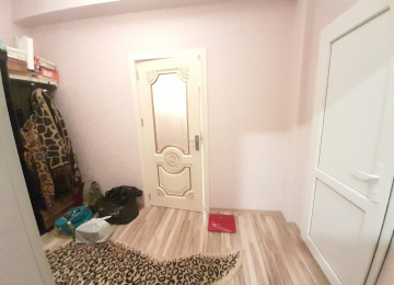 Nəsimi rayonu 28 may metrosunun yanı .Yenicə tikilmiş 16