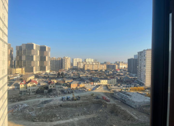 Binanın heyetinde bağça park müxtelif iaişe obyektleri var