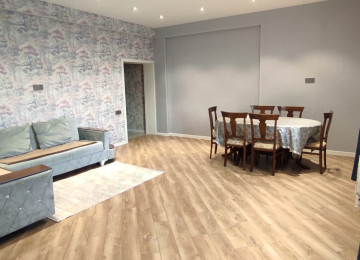 Yeni Yasamalda , Yasamal hospitalın düz yanında 17