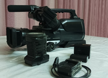 yaxşi vəziyətdədir. üstündə prajektor 2 baterika adaptir