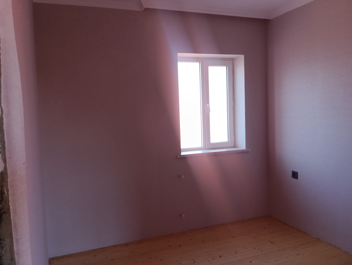 heyet evi Zabrat kərpic zavod yolu yola 200 metr məsafədə qowa daşla