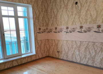 Satılır 3 otaqlı tam təmirli kupçalı həyət evi . Ərazı