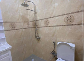 Satılır 3 otaqlı tam təmirli kupçalı həyət evi . Ərazı