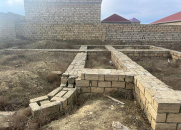 Savalan qesebesinden Mehemedliye gedən yolda 6 sot torpaq