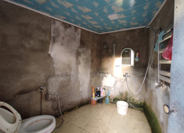 Zabrat qesebesinde paliklinika yaninda,marşurut yoluna