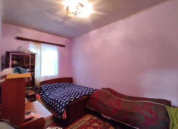 Zabrat qesebesinde paliklinika yaninda,marşurut yoluna