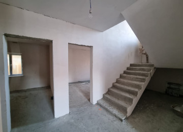 Zabrat Mehemmedli yoli şeher yoluna 100 metr mesafede yaxin