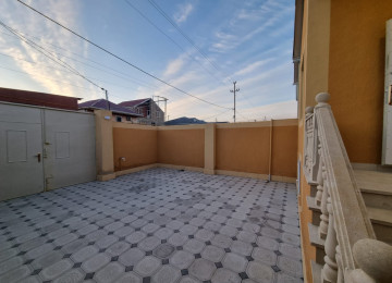 Zabrat Mehemmedli yoli şeher yoluna yaxin 2 sotda 110kvm.3