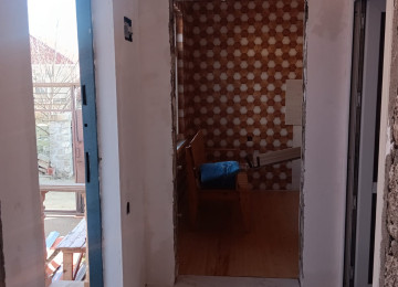 Zabrat kərpic zavod yolu yola 200 metr məsafədə qowa daşla