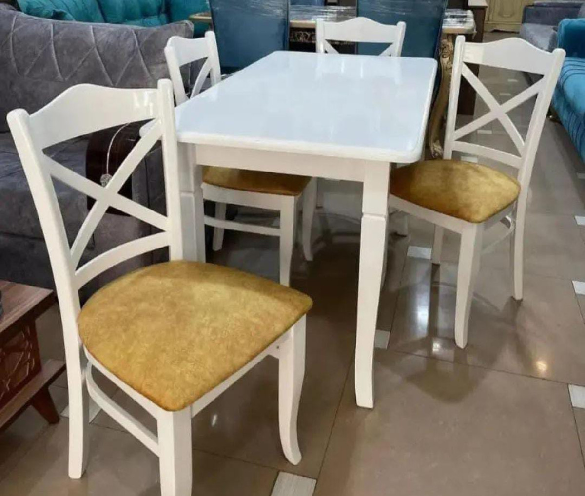 Masa və oturacaqlar Masa və oturacaqlar Fabrik istehsalı Rəng seçimi var