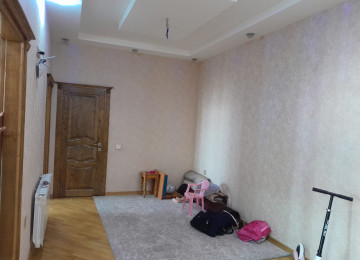 Azadlıq Prosbekti 28 may metrosunun yanında tikilmiş yeni