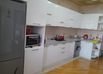 Azadlıq Prosbekti 28 may metrosunun yanında tikilmiş yeni