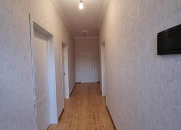 Zabratdan Mehemedliye geden yolda əsas şəhər yolundan 200