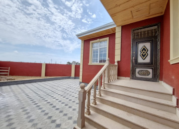 Zabrat qesebesinde marsurut yoluna cox yaxin yerde 2 sotda