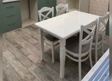 Masa və oturacaqlar Fabrik istehsalı Rəng seçimi var