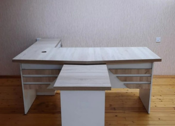 Müdür masası Sifarişlə hazırlanır Rəng seçimi var Ölçü