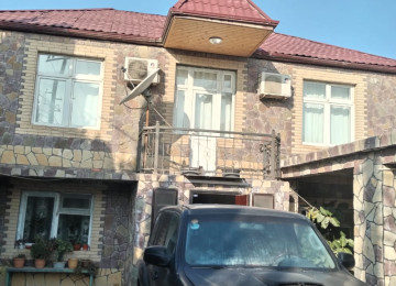 Zabrat qesebesi 192 sayli mektebe yaxin 3 sotda 230 kvm.6