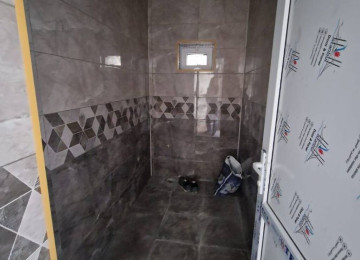 Satılır 3 otaqlı tam təmirli kupçalı həyət evi . Ərazı