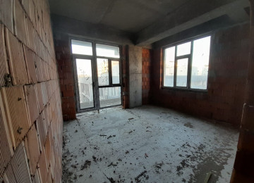 Şəhərin mərkəzində Nəsimi rayonu 28 may metrosunun yanında