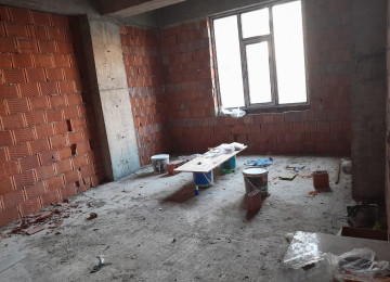 Şəhərin mərkəzində Nəsimi rayonu 28 may metrosunun yanında