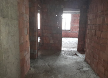 Şəhərin mərkəzində Nəsimi rayonu 28 may metrosunun yanında