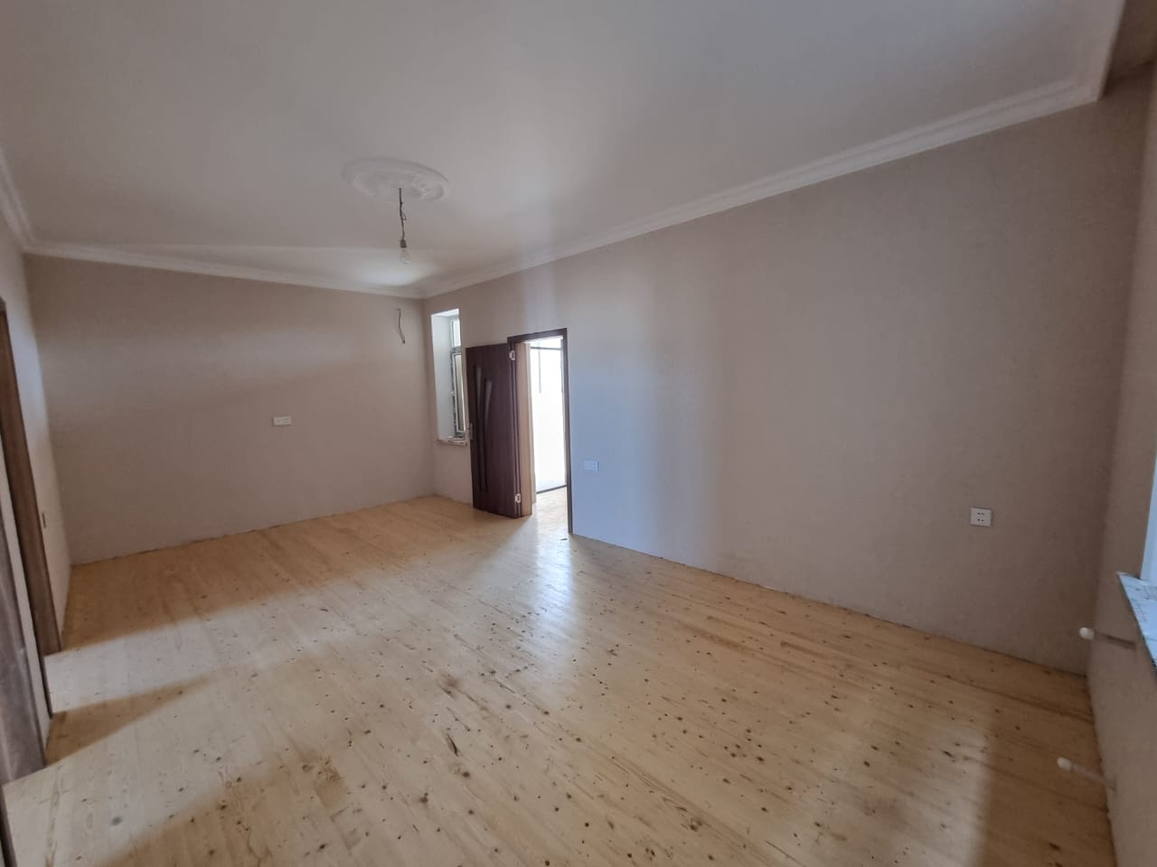 Zabrat qesebesi yeni mehellede yola 300 metr məsafədə qowa