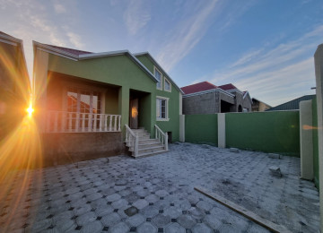 Zabrat qesebesinden Məhəmmədliye geden yolda şəhər