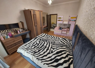 Xırdalanda Kristal Abşeron-2 yaşayış kompleksində 15/15ində