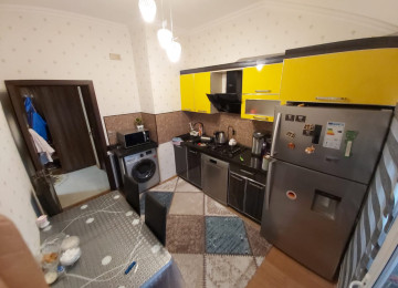 Xırdalanda Kristal Abşeron-2 yaşayış kompleksində 15/15ində