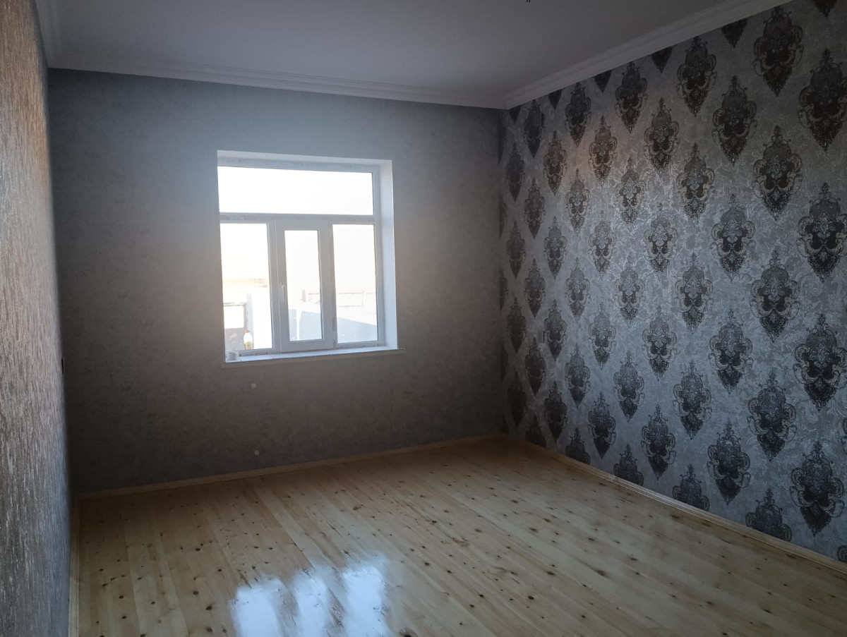 heyet evi Ramani sovxoz 2,2 sotda 4 otaqli 130 kvm.8 das kursulu qoşa