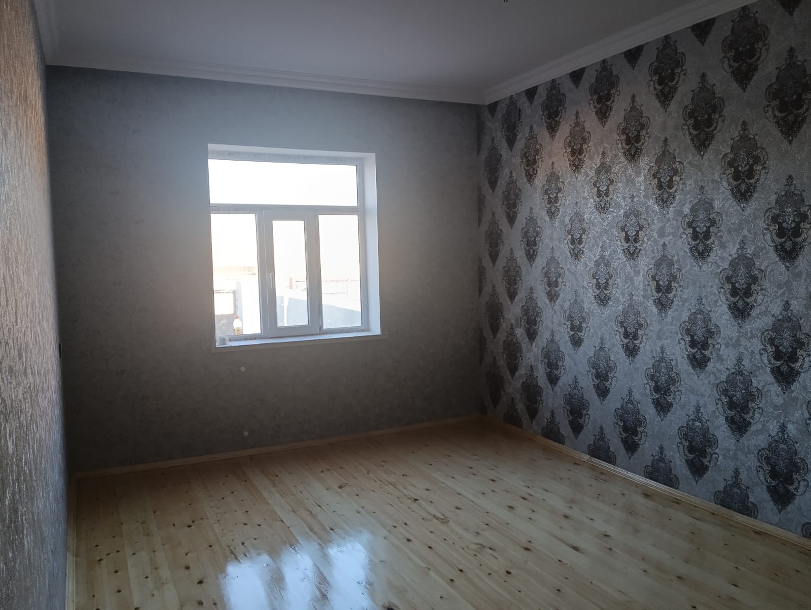 Ramani sovxoz 2,2 sotda 4 otaqli 130 kvm.8 das kursulu qoşa