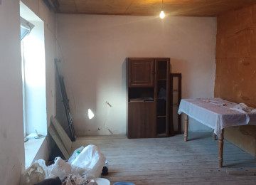 Ramani gulculuk 1,3 sotda 2 mertebeli 6 otaqli 150 kvm.