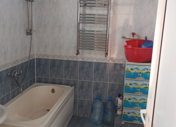 Ramani sovxoz 5 sotda 5 otaqli,Mansardli 220 kvm.6 das