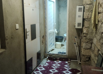 Ramani gulculuk 1 sotda 3 otaqli 100 kvm.5 das kursulu tek