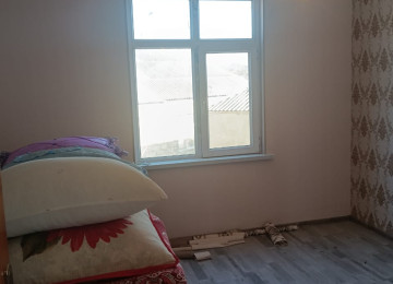 Ramani gulculuk 1,3 sotda 2 mertebeli 6 otaqli 150 kvm.