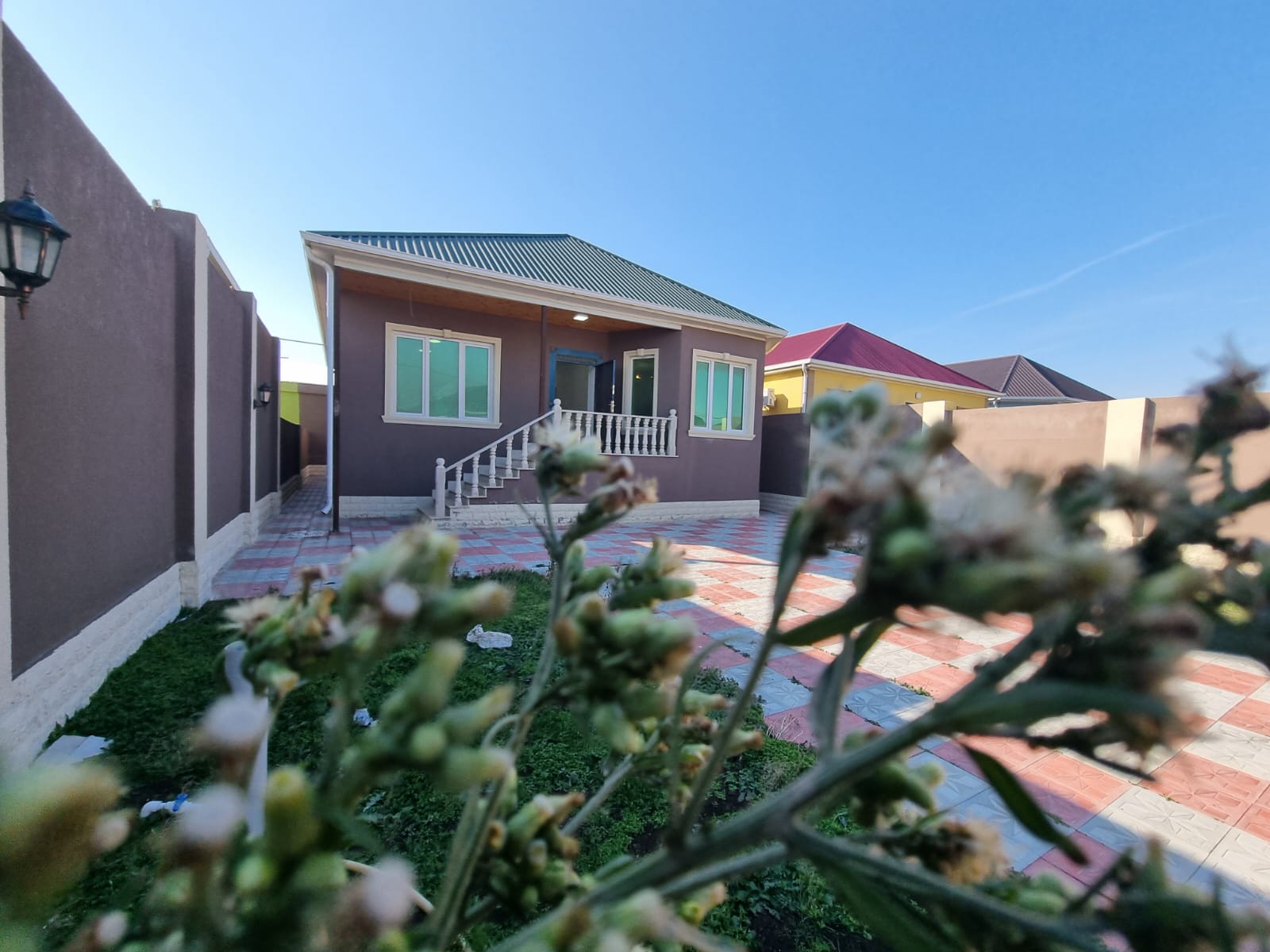 Zabrat Mehemmedli yolu 4 sotda 130 kvm.3 otaqli