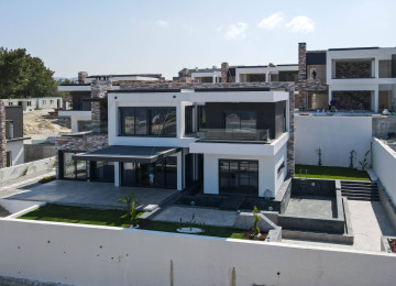 Görülən bütün işlərə rəsmi zəmanət verilir.Layihələrimizin