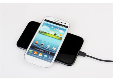 Bu Qi standart simsiz güc batareya ilə, messy kabellər