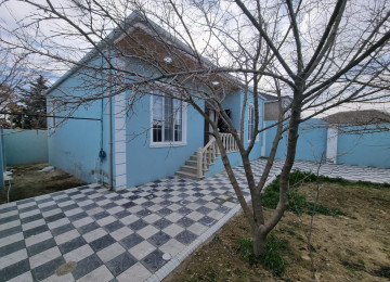 Maştaga Kirov dairesine,marsruta yaxin 2 sotda 120 kvm.3