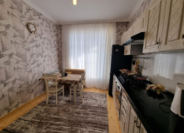 Zabrat Mehemmedli yolu 3 sotda 130 kvm.4 otaqli,alti