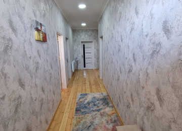 Zabrat Mehemmedli yolu 3 sotda 130 kvm.4 otaqli,alti