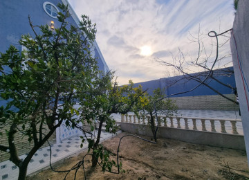 Maştaga Abşeron marketin yani 2 sotda 120 kvm.4 otaqli