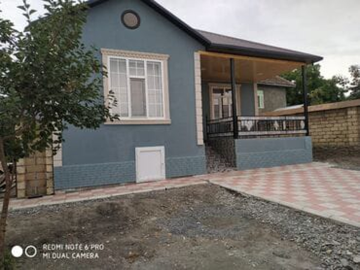 Savxozda həyət evi Bakı şəhər Ramana Savxoz ərazisində, 296 nömrəli məktəbin