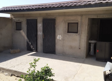 Buzovna qəsəbəsi, Aida parkın yaxınlığında, əsas yoldan 200