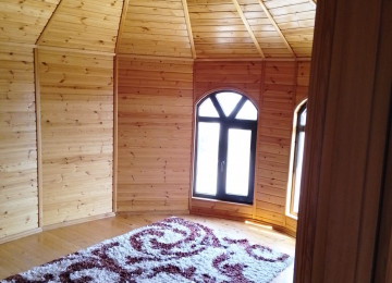 Buzovna qəsəbəsi, Aida parkın yaxınlığında, əsas yoldan 200