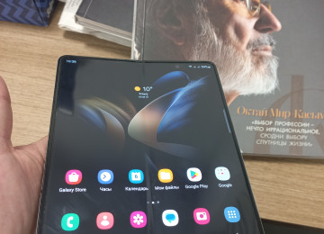 Salam.Telefon ideal veziyyetdedir.ust terfi ve ic terefi